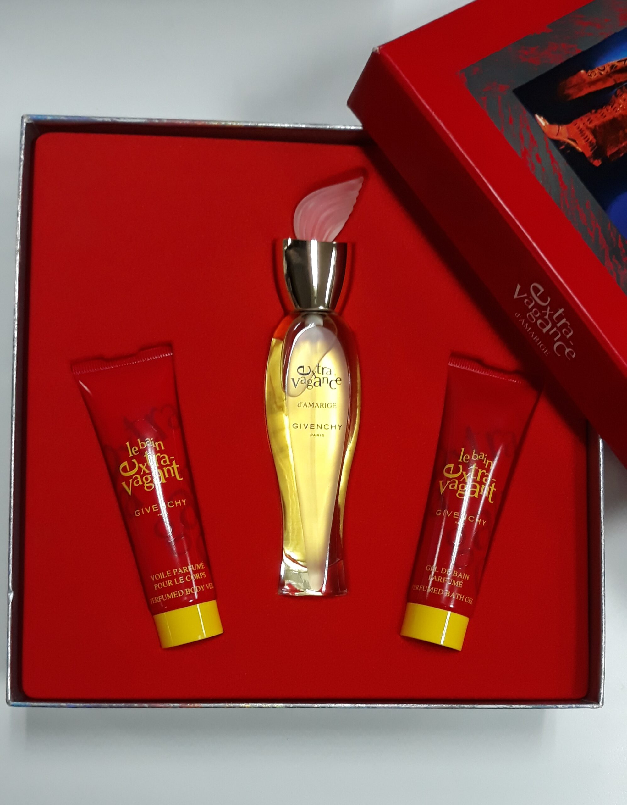 GIVENCHY EXTRA VAGANCE D’AMARIGE CONFEZIONE REGALO EAU DE TOILETTE 30 ML+ CREMA CORPO 30ML+BAGNOSCHIUMA 25ML - immagine 3