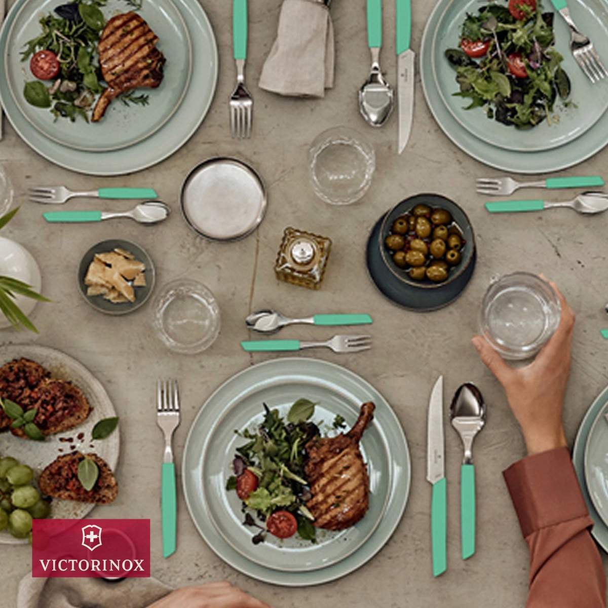 Set da tavola Victorinox Swiss Modern 6.9093.12W.24 - immagine 7