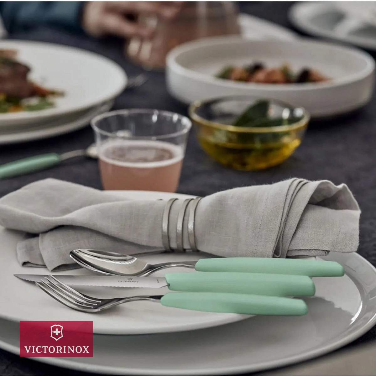 Set da tavola Victorinox Swiss Modern 6.9093.12W.24 - immagine 8