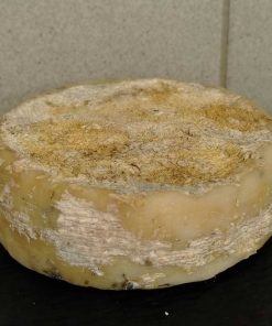 Caciotta Biologica di Latte di Capra – All’Erba Cipollina