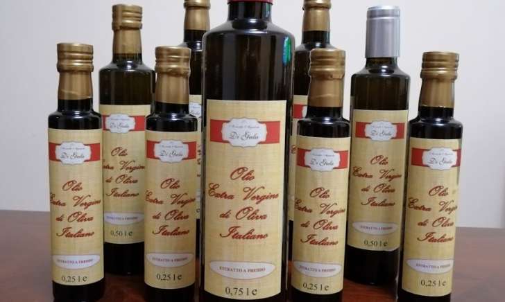 Olio extra vergine di oliva in bottiglia